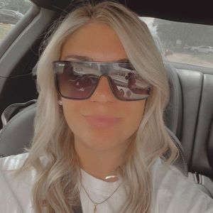 Meet your Posher, Natalie